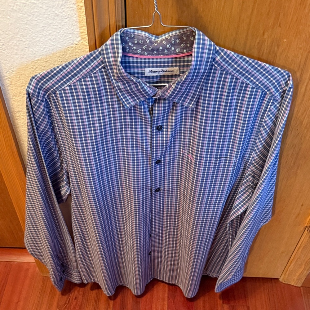 Men’s long sleeve shirt